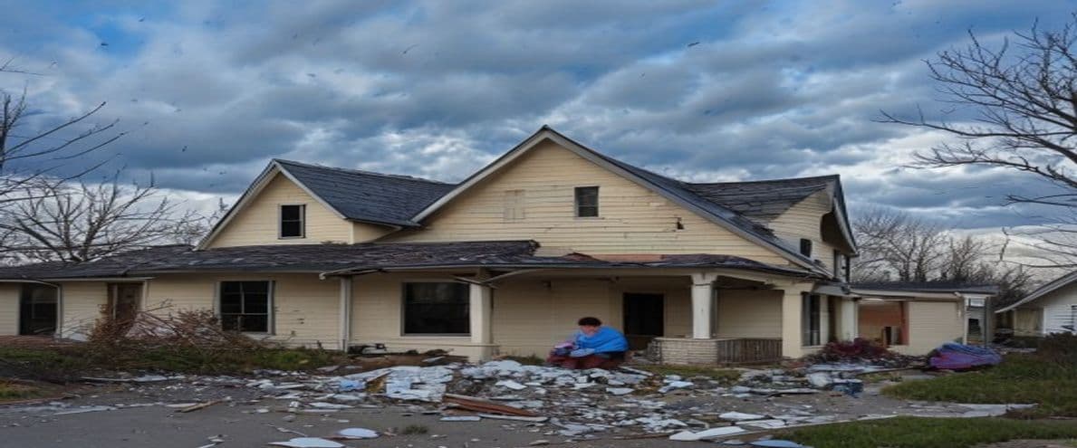 Houston Homeowner's Storm Recovery Guide: Essential Tasks in the First 48 Hours