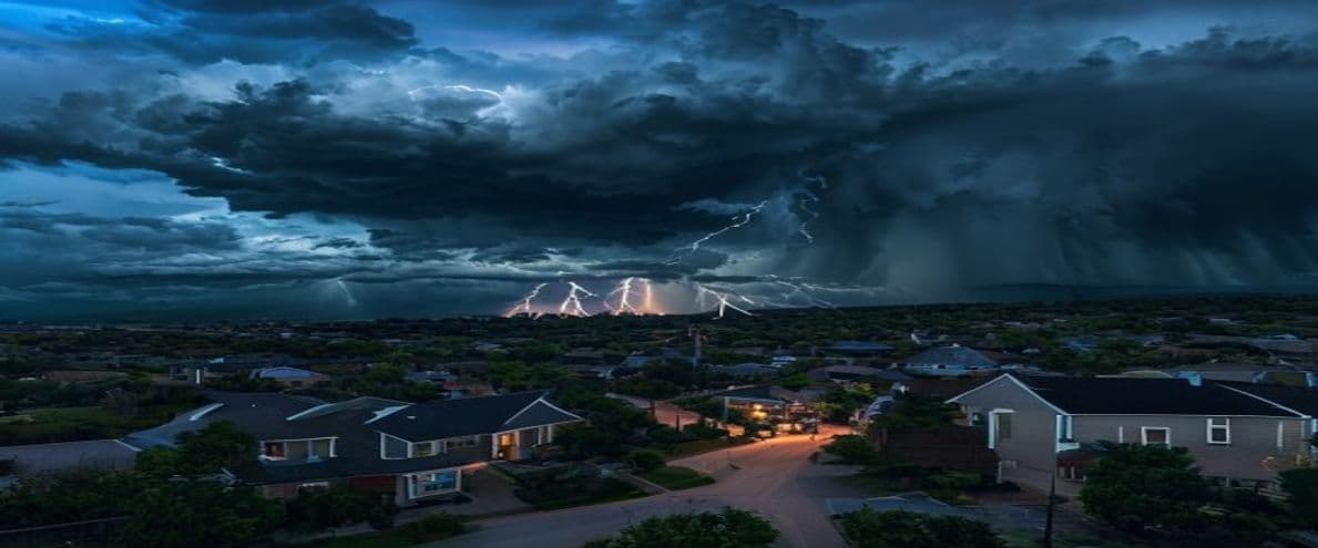 Propietarios de Fort Worth: Precauciones Esenciales para la Temporada de Tormentas en Su Propiedad esta Semana